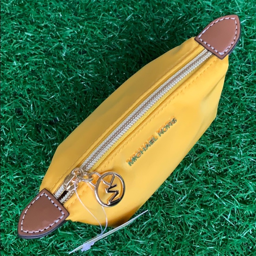 MICHAEL KORS TRAVEL XS POUCH CITRUS - Picture 7 of 16